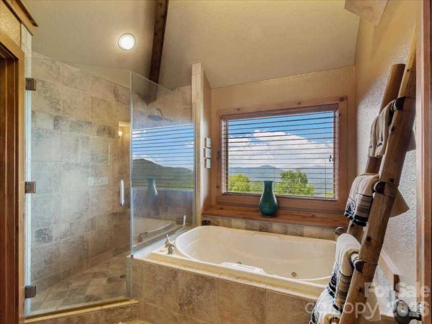 373 Rhododendron Lane, Burnsville, NC 28714.  MLS# CAR4385740, YatesRealty ID 27082. 