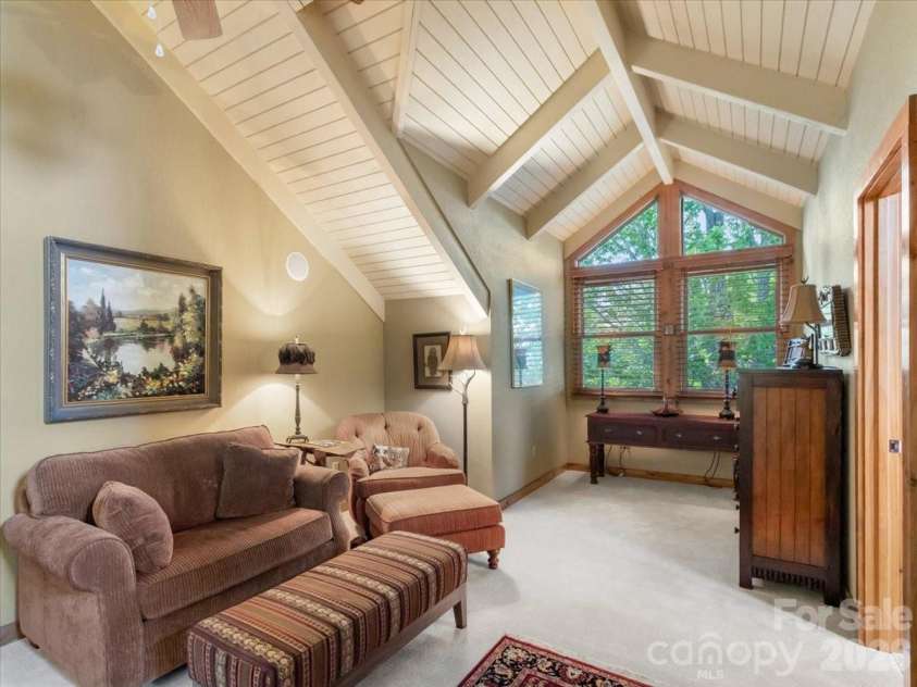 373 Rhododendron Lane, Burnsville, NC 28714.  MLS# CAR4385740, YatesRealty ID 27082. 