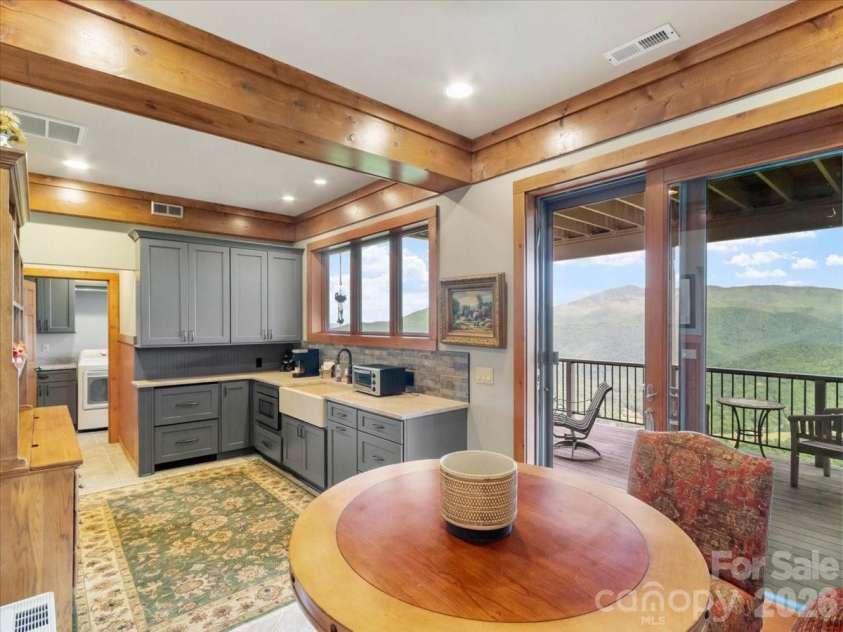 373 Rhododendron Lane, Burnsville, NC 28714.  MLS# CAR4385740, YatesRealty ID 27082. 