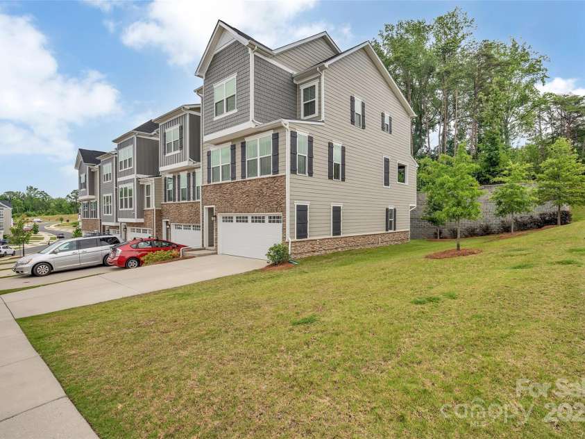 2004 Dornoch Road, Tega Cay, SC 29708.  MLS# CAR4279325, YatesRealty ID 27083. 2004 Dornoch, Tega Cay, SC