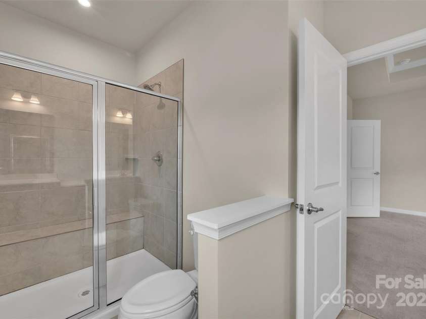 2004 Dornoch Road, Tega Cay, SC 29708.  MLS# CAR4279325, YatesRealty ID 27083. Primary Bath