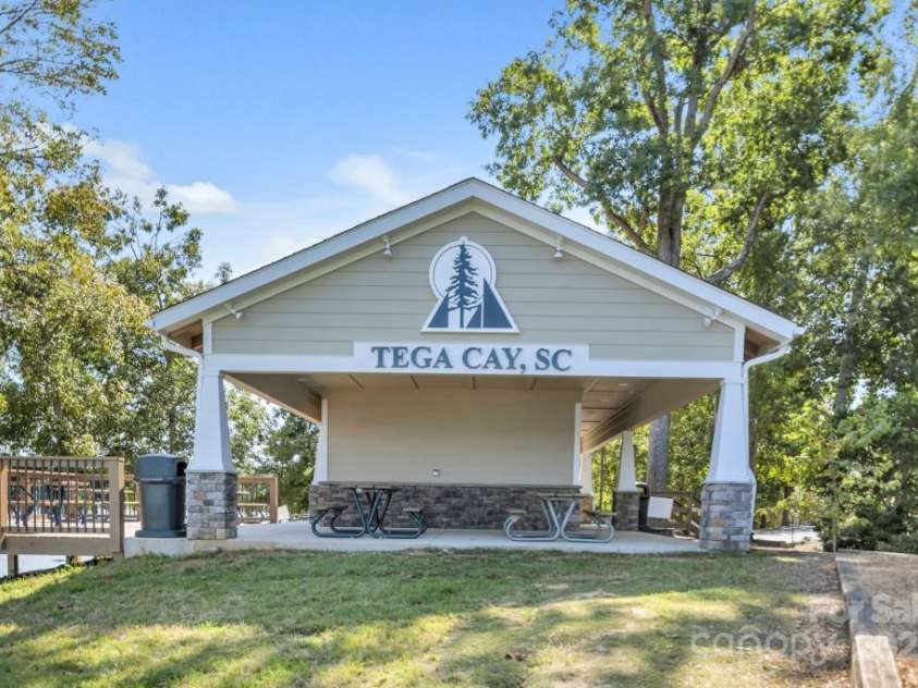 2004 Dornoch Road, Tega Cay, SC 29708.  MLS# CAR4279325, YatesRealty ID 27083. Tega Cay waterfront parks