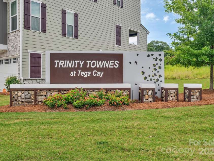 2004 Dornoch Road, Tega Cay, SC 29708.  MLS# CAR4279325, YatesRealty ID 27083. Trinity Townes in Tega Cay, SC