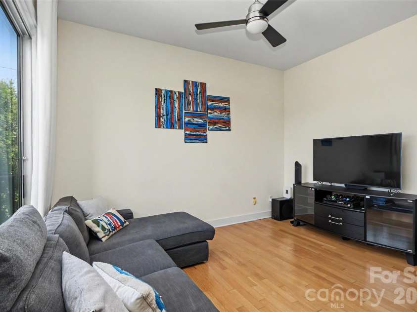 613 Mcninch Street, Charlotte, NC 28208.  MLS# CAR4381151, YatesRealty ID 27083. 