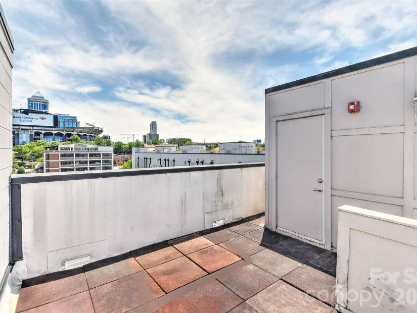 613 Mcninch Street, Charlotte, NC 28208.  MLS# CAR4381151, YatesRealty ID 27083. 