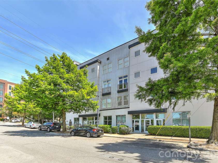 613 Mcninch Street, Charlotte, NC 28208.  MLS# CAR4381151, YatesRealty ID 27083. 