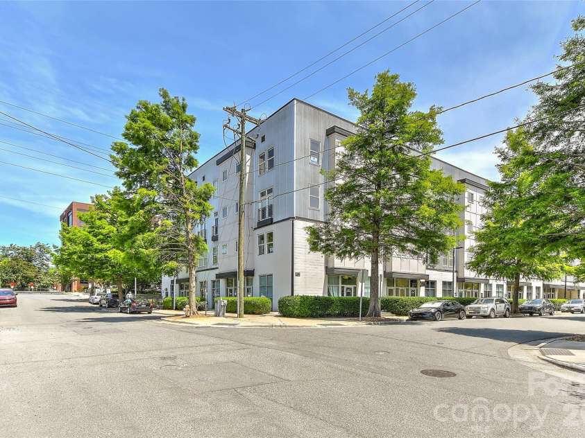 613 Mcninch Street, Charlotte, NC 28208.  MLS# CAR4381151, YatesRealty ID 27083. 