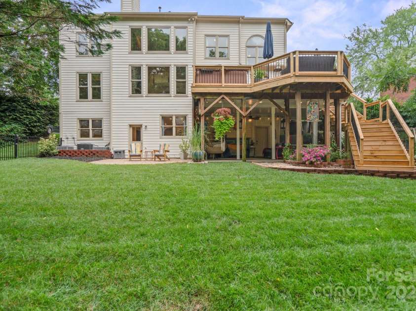 10108 Bayart Way, Huntersville, NC 28078.  MLS# CAR4280969, YatesRealty ID 27084. Beautifully situated on over 1/2 of an acre