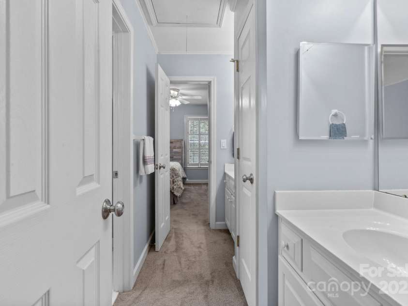 10108 Bayart Way, Huntersville, NC 28078.  MLS# CAR4280969, YatesRealty ID 27084. Jack and Jill bathroom