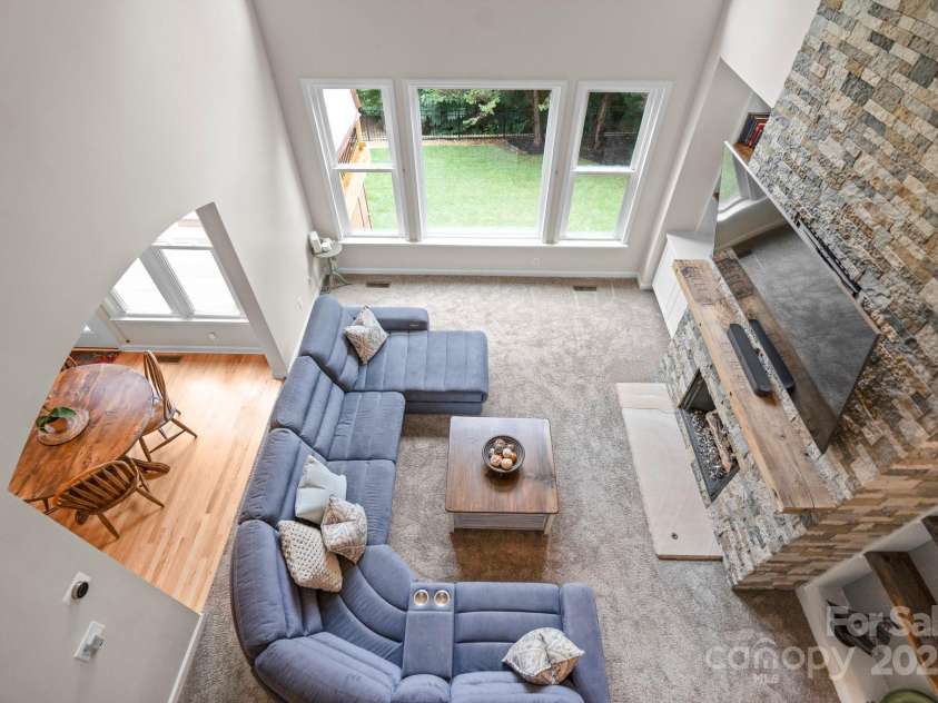 10108 Bayart Way, Huntersville, NC 28078.  MLS# CAR4280969, YatesRealty ID 27084. Open, bright and cheery