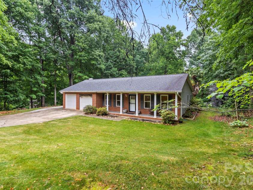 132 Lismark Drive, Mooresville, NC 28117.  MLS# CAR4351348, YatesRealty ID 27084. 