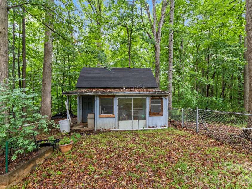 132 Lismark Drive, Mooresville, NC 28117.  MLS# CAR4351348, YatesRealty ID 27084. Shed