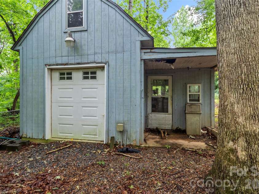 132 Lismark Drive, Mooresville, NC 28117.  MLS# CAR4351348, YatesRealty ID 27084. Shed