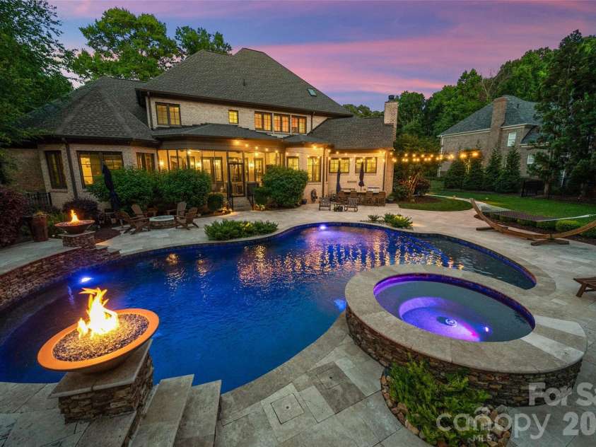8905 Whirlaway Lane, Waxhaw, NC 28173.  MLS# CAR4382137, YatesRealty ID 27085. 