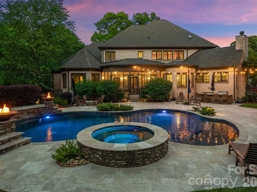 8905 Whirlaway Lane, Waxhaw, NC 28173.  MLS# CAR4382137, YatesRealty ID 27085. 