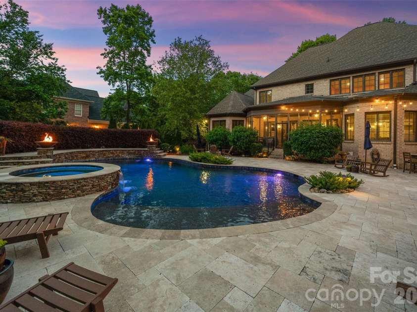 8905 Whirlaway Lane, Waxhaw, NC 28173.  MLS# CAR4382137, YatesRealty ID 27085. 