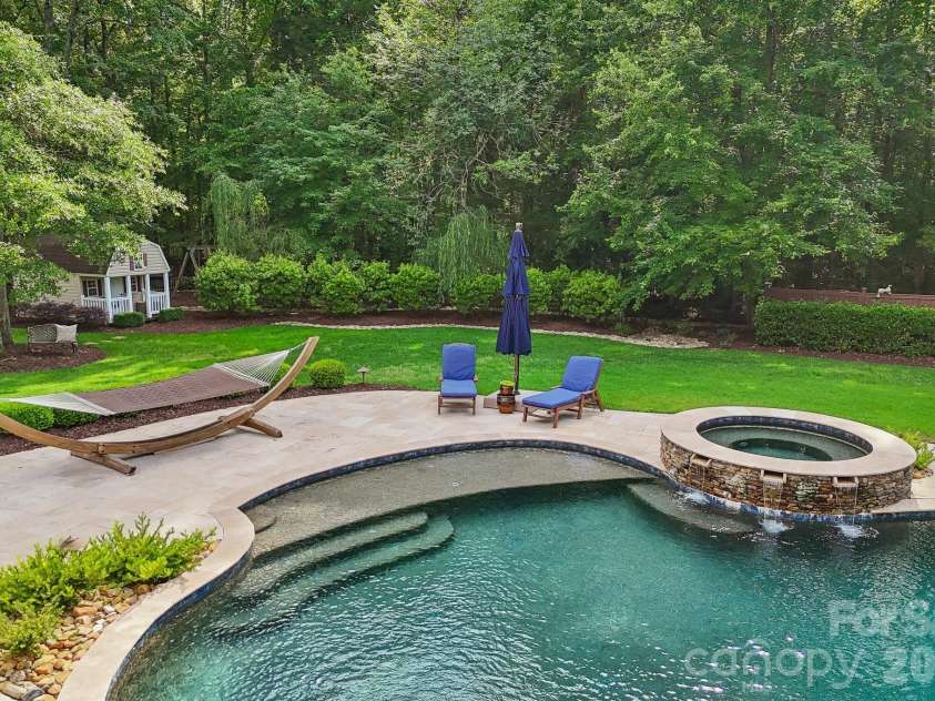 8905 Whirlaway Lane, Waxhaw, NC 28173.  MLS# CAR4382137, YatesRealty ID 27085. 