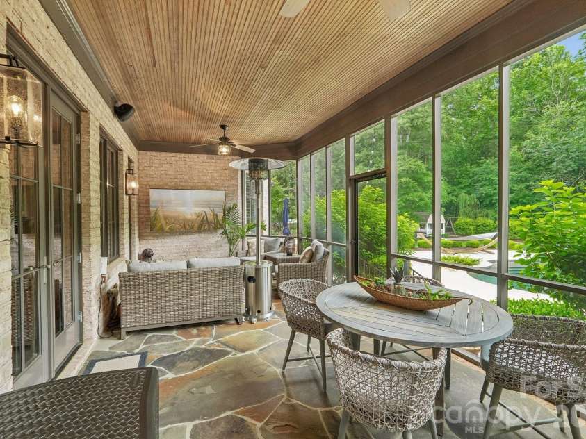 8905 Whirlaway Lane, Waxhaw, NC 28173.  MLS# CAR4382137, YatesRealty ID 27085. 