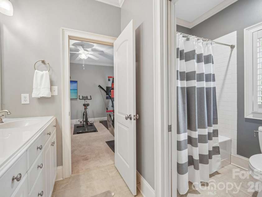 8905 Whirlaway Lane, Waxhaw, NC 28173.  MLS# CAR4382137, YatesRealty ID 27085. 