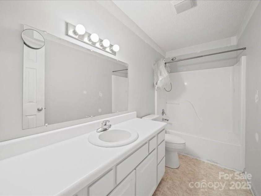 38009 Porter Road, Albemarle, NC 28001.  MLS# CAR4280889, YatesRealty ID 27086. 