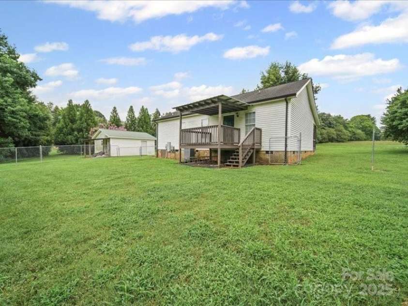 38009 Porter Road, Albemarle, NC 28001.  MLS# CAR4280889, YatesRealty ID 27086. 