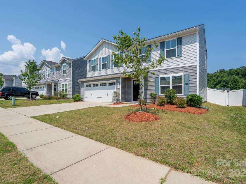 8021 Bruce Street, Charlotte, NC 28215.  MLS# CAR4276037, YatesRealty ID 27087. 