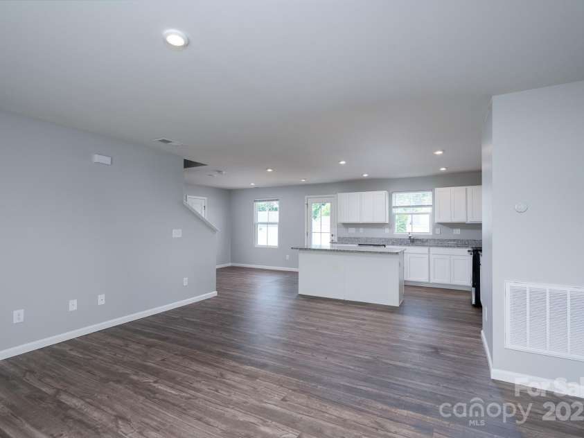 8021 Bruce Street, Charlotte, NC 28215.  MLS# CAR4276037, YatesRealty ID 27087. 