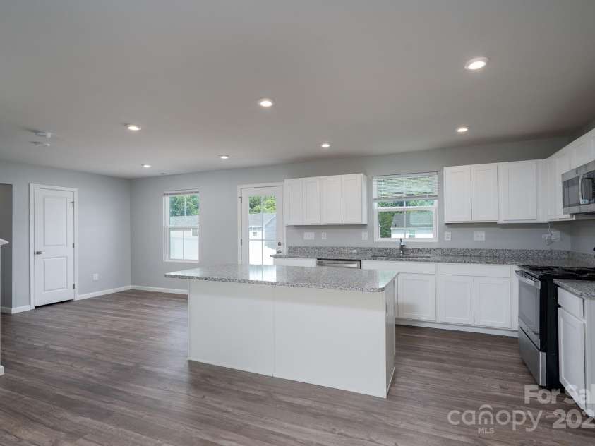 8021 Bruce Street, Charlotte, NC 28215.  MLS# CAR4276037, YatesRealty ID 27087. 