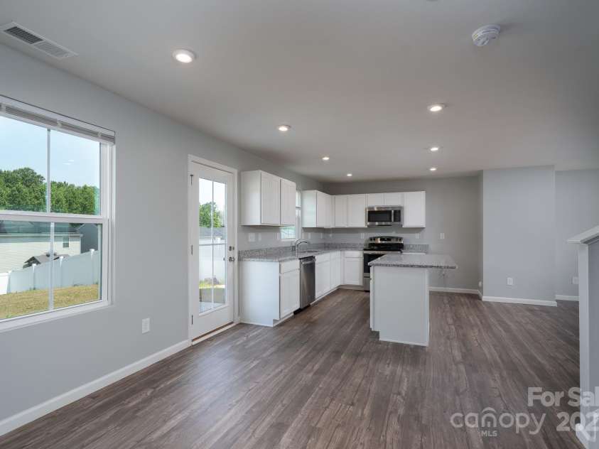 8021 Bruce Street, Charlotte, NC 28215.  MLS# CAR4276037, YatesRealty ID 27087. 