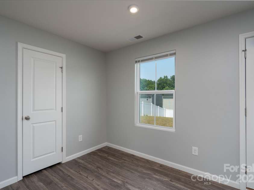 8021 Bruce Street, Charlotte, NC 28215.  MLS# CAR4276037, YatesRealty ID 27087. 