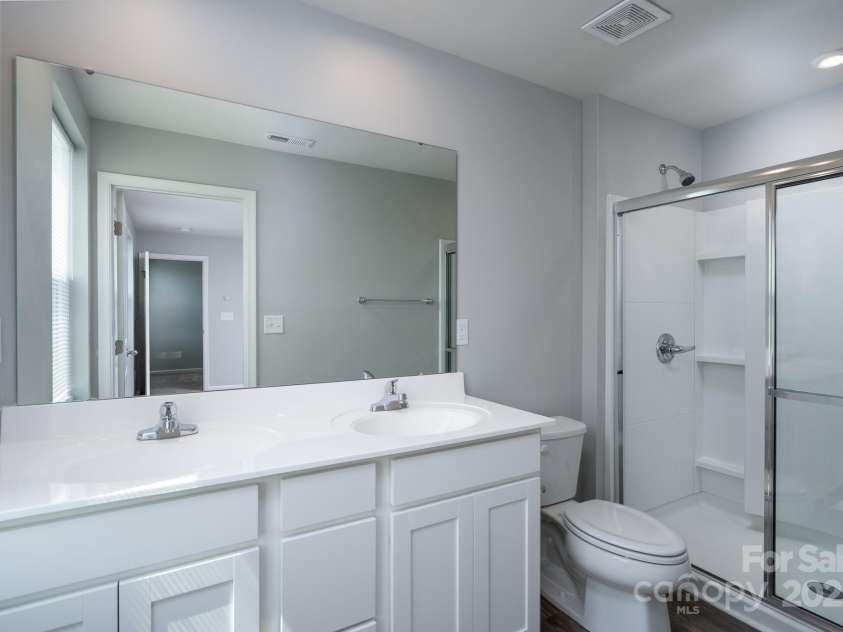 8021 Bruce Street, Charlotte, NC 28215.  MLS# CAR4276037, YatesRealty ID 27087. 