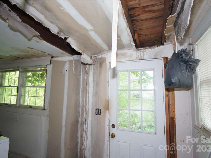 1400 Central Drive, Kannapolis, NC 28083.  MLS# CAR4278245, YatesRealty ID 27088. 