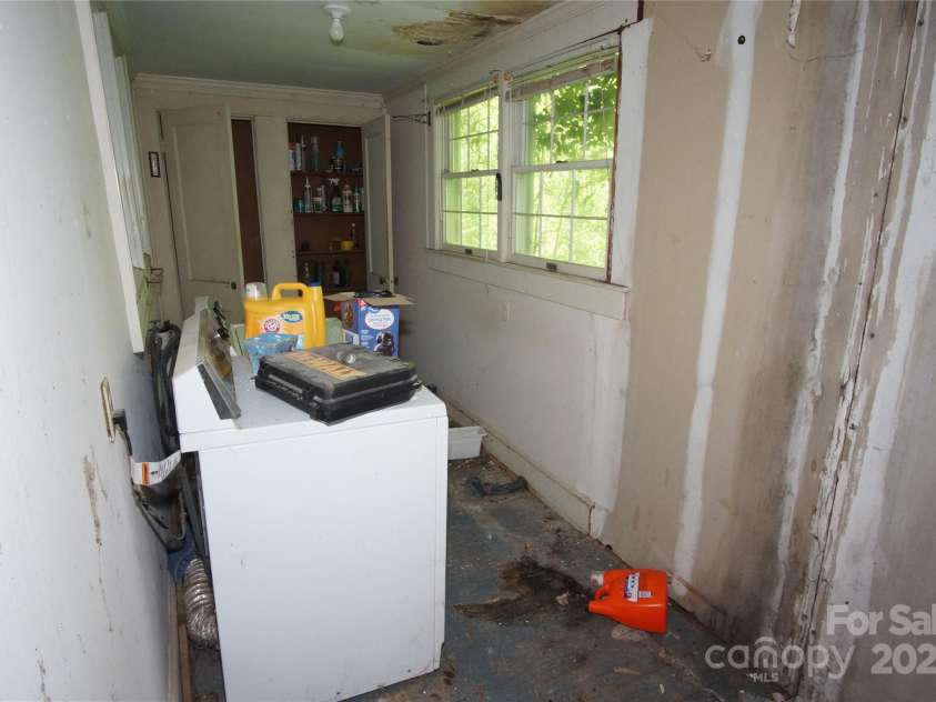 1400 Central Drive, Kannapolis, NC 28083.  MLS# CAR4278245, YatesRealty ID 27088. 