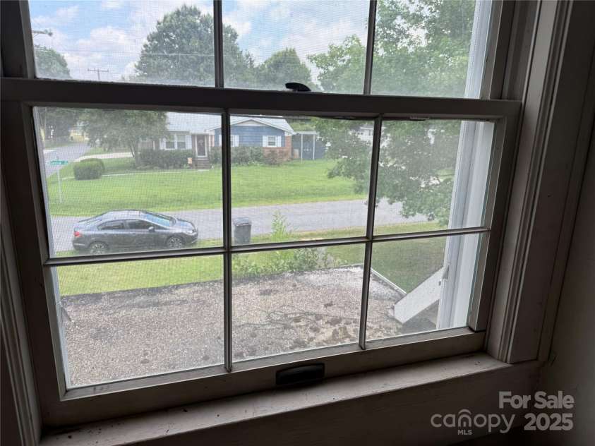 1400 Central Drive, Kannapolis, NC 28083.  MLS# CAR4278245, YatesRealty ID 27088. 