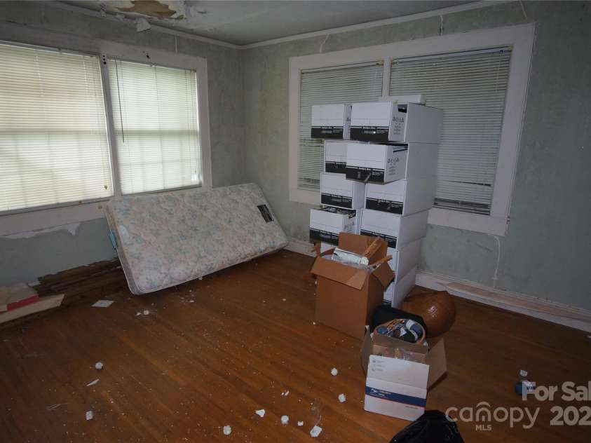 1400 Central Drive, Kannapolis, NC 28083.  MLS# CAR4278245, YatesRealty ID 27088. Bedroom