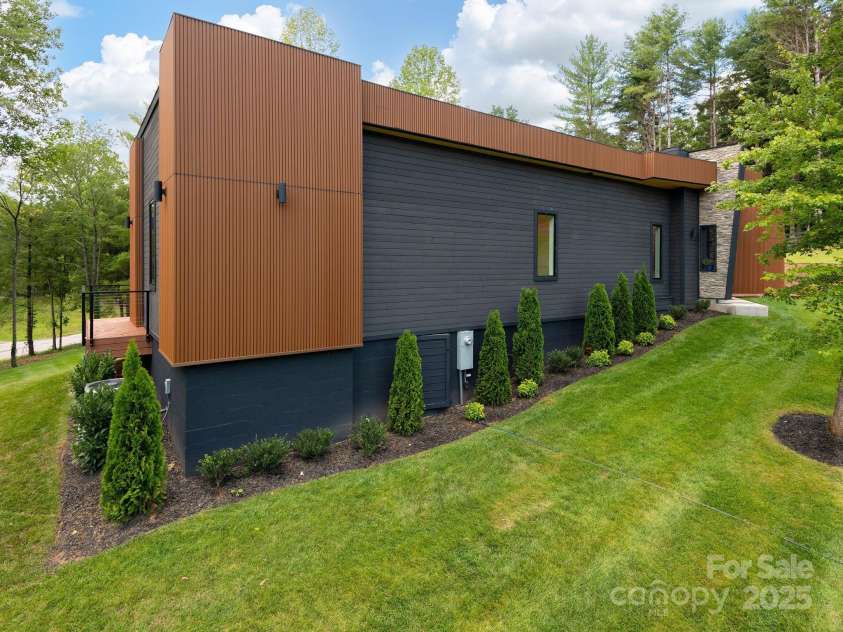 78 Manchester Way, Mills River, NC 28759.  MLS# CAR4281539, YatesRealty ID 27089. 