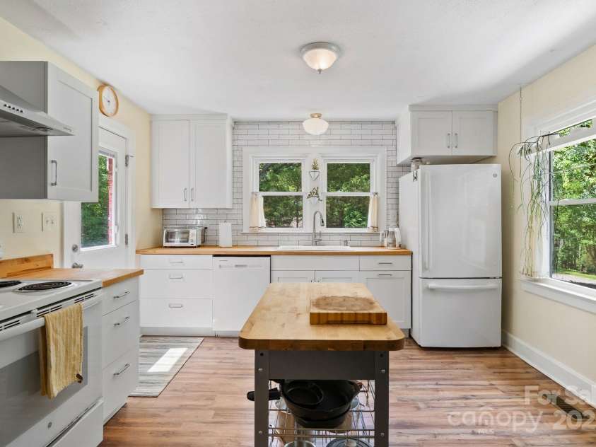 1215 Upper Brush Creek Road, Fairview, NC 28730.  MLS# CAR4273492, YatesRealty ID 27090. 