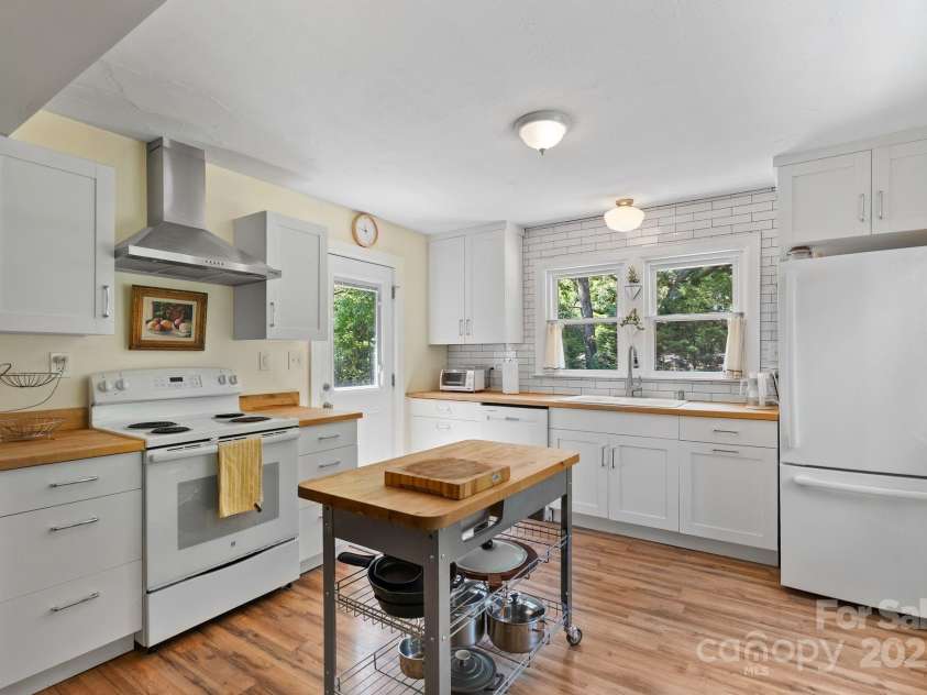 1215 Upper Brush Creek Road, Fairview, NC 28730.  MLS# CAR4273492, YatesRealty ID 27090. 