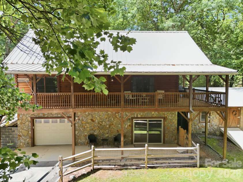 25 Theresa Terrace Road, Nebo, NC 28761.  MLS# CAR4382036, YatesRealty ID 27090. 