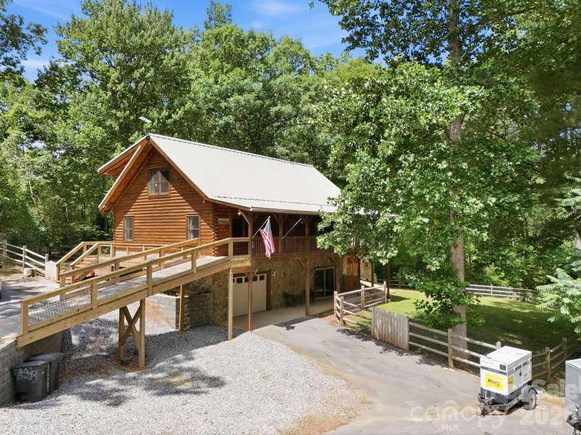 25 Theresa Terrace Road, Nebo, NC 28761.  MLS# CAR4382036, YatesRealty ID 27090. 