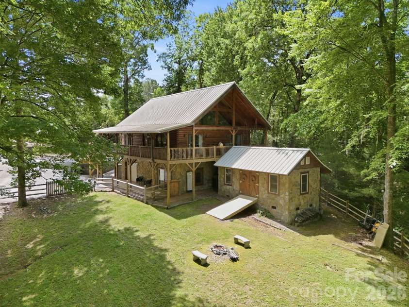 25 Theresa Terrace Road, Nebo, NC 28761.  MLS# CAR4382036, YatesRealty ID 27090. 
