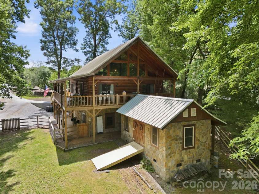 25 Theresa Terrace Road, Nebo, NC 28761.  MLS# CAR4382036, YatesRealty ID 27090. 