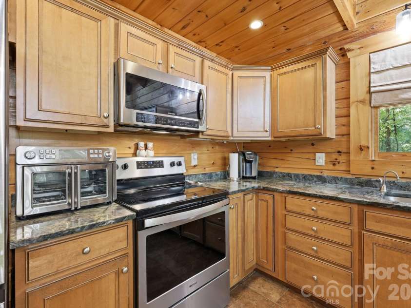 25 Theresa Terrace Road, Nebo, NC 28761.  MLS# CAR4382036, YatesRealty ID 27090. 