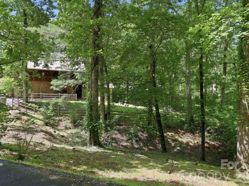25 Theresa Terrace Road, Nebo, NC 28761.  MLS# CAR4382036, YatesRealty ID 27090. 