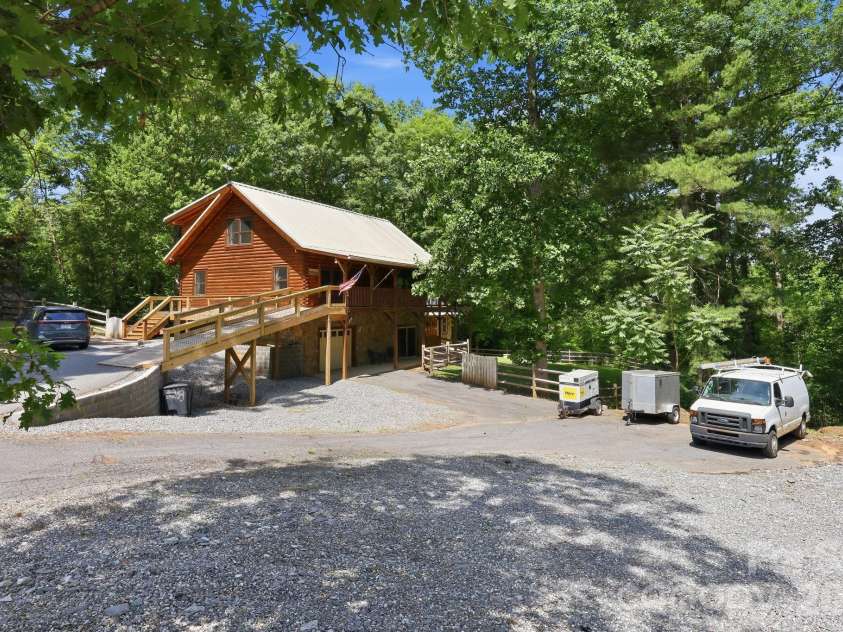 25 Theresa Terrace Road, Nebo, NC 28761.  MLS# CAR4382036, YatesRealty ID 27090. 