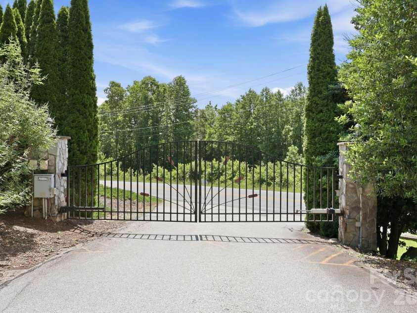 25 Theresa Terrace Road, Nebo, NC 28761.  MLS# CAR4382036, YatesRealty ID 27090. 