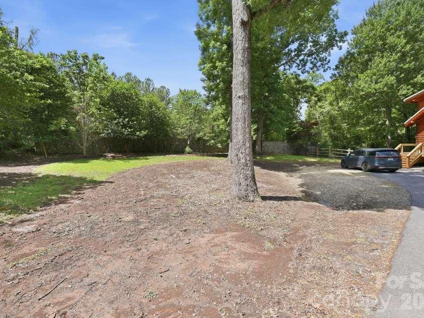 25 Theresa Terrace Road, Nebo, NC 28761.  MLS# CAR4382036, YatesRealty ID 27090. 