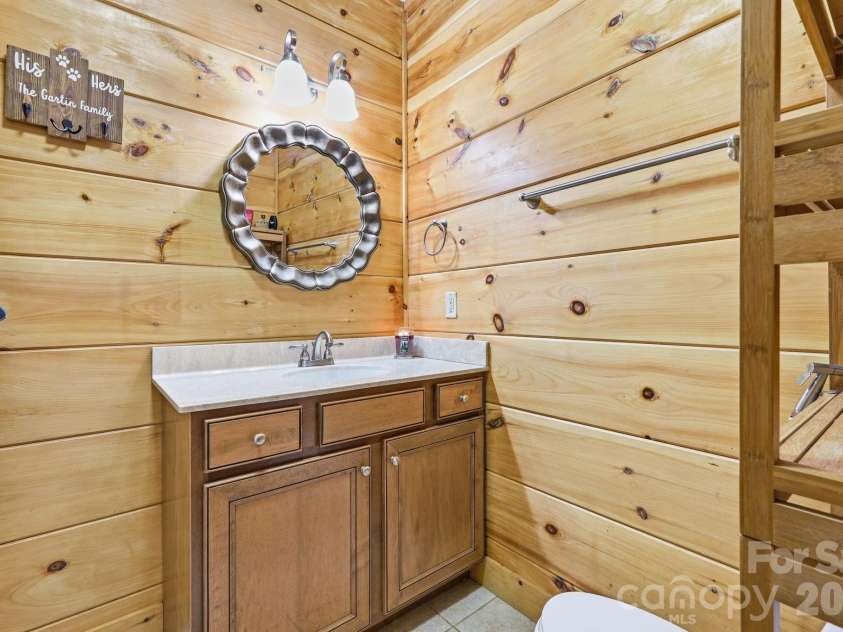 25 Theresa Terrace Road, Nebo, NC 28761.  MLS# CAR4382036, YatesRealty ID 27090. Primary Full Bathroom