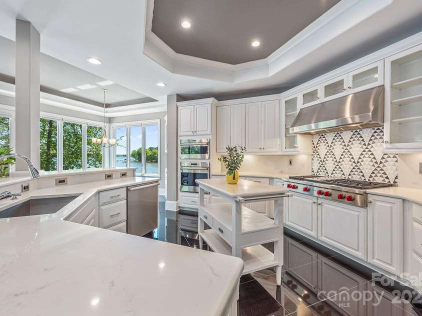 102 Eastham Court, Mooresville, NC 28117.  MLS# CAR4247937, YatesRealty ID 27092. Chef's kitchen