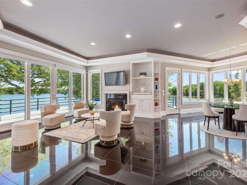 102 Eastham Court, Mooresville, NC 28117.  MLS# CAR4247937, YatesRealty ID 27092. Cozy sitting and eat in kitchen in open kitchen living space